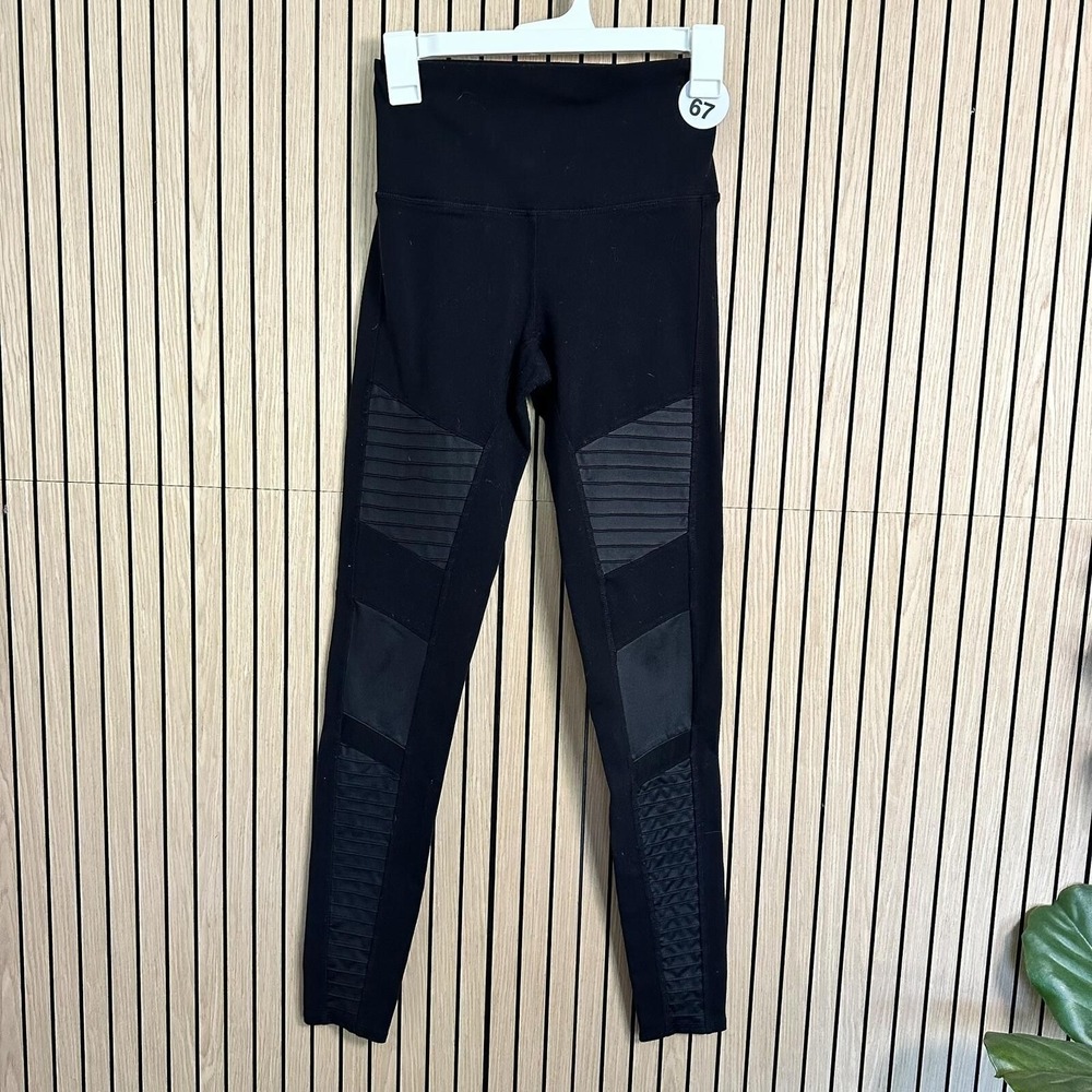 067 Alo High-Waisted Leggings  - Quilted Faux Leather Panels (Small, Black, GUC)